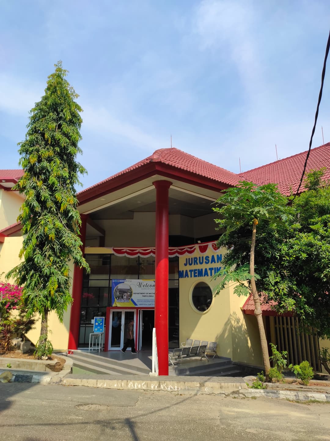 Gambar fasilitas Gedung Jurusan Matematika FMIPA